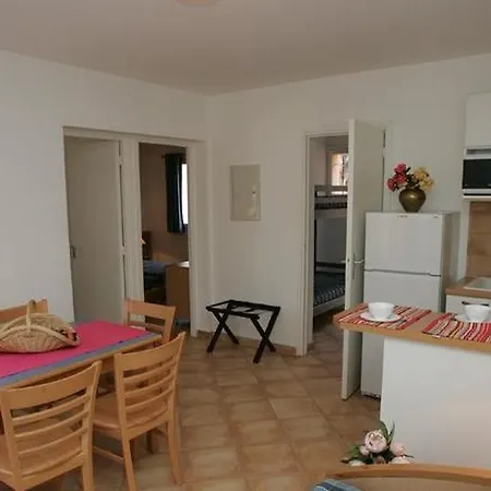 Holiday Borgo Appt 6 Pers Hébergement de vacances *